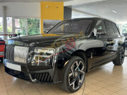 
										Rolls-Royce Cullinan Black Badge – Édition Exclusive (2025) full									