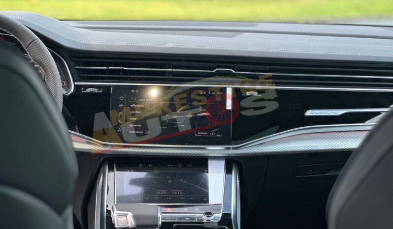 
								Audi Q8 50 TDI Quattro S Line – 2025 – Gris Métallisée full									