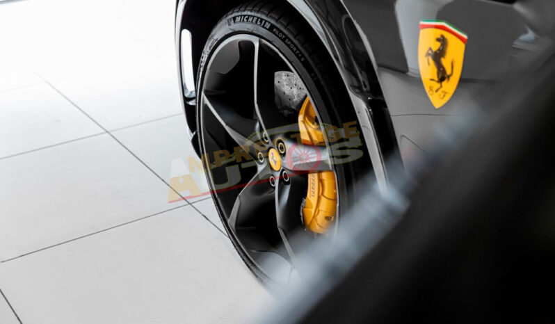 
								Ferrari Purosangue – 2025  – Gris Métallisée  –  Essence full									