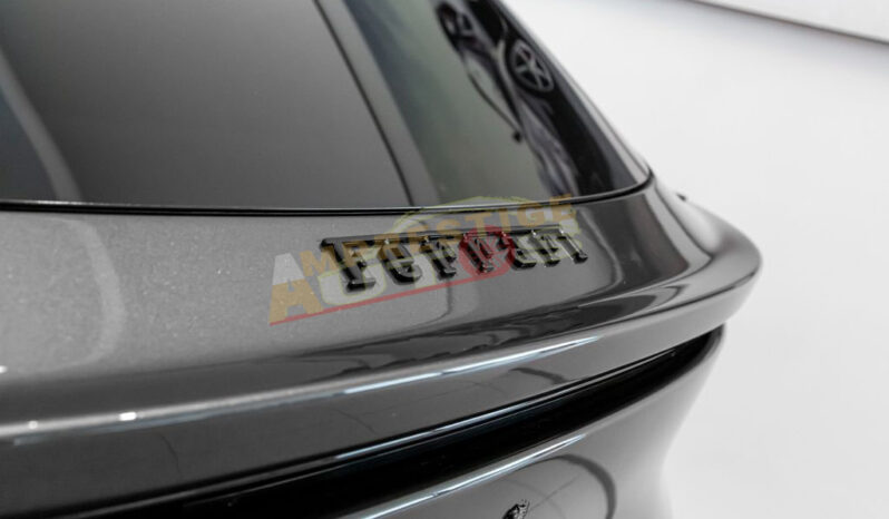 
								Ferrari Purosangue – 2025  – Gris Métallisée  –  Essence full									