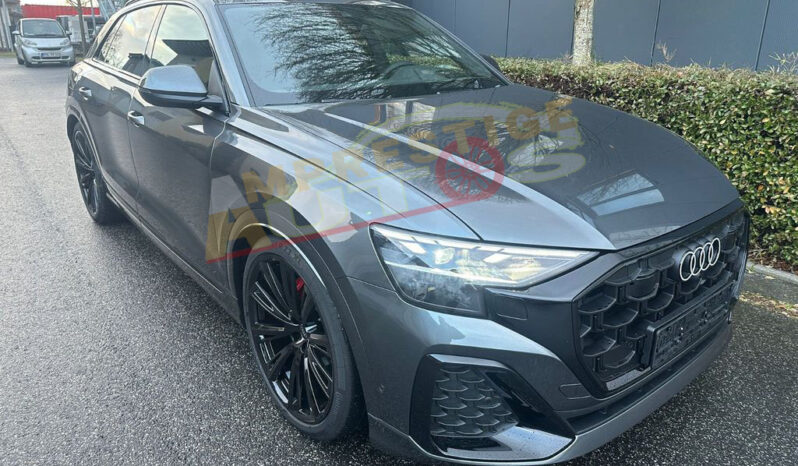 
								Audi Q8 50 TDI Quattro S Line – 2025 – Gris Métallisée full									