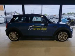 
										MINI Electric Cooper SE Yours 2023 – 100% Électrique – Bleu full									