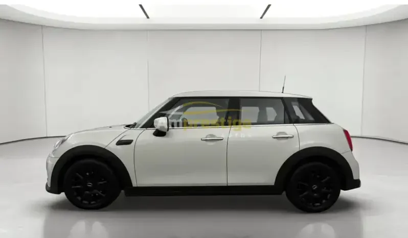 
								MINI Hatch Cooper DKG7 Essential 2022 – Essence Automatique full									